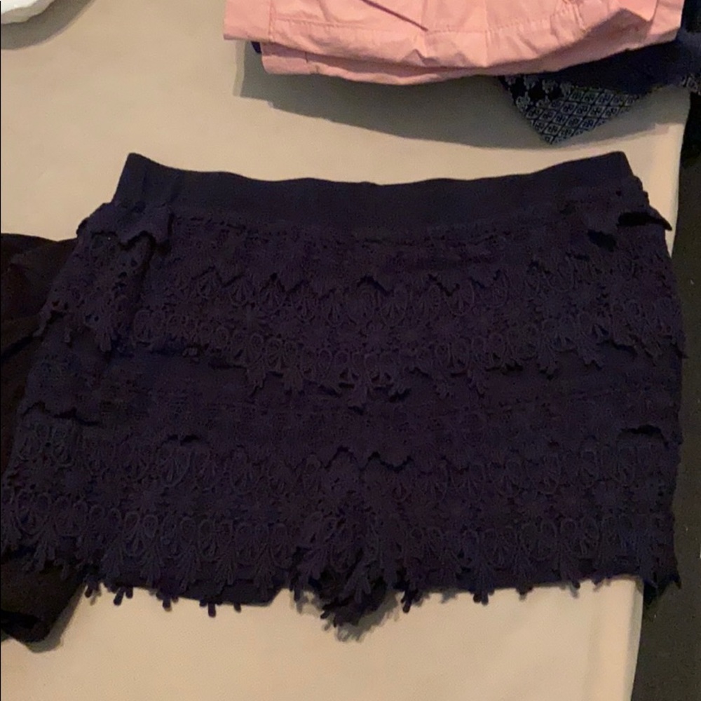 Scalloped lacy express shorts